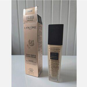 LANCOME #240W EXP 07-27 Teint Idole Ultra Wear Foundation